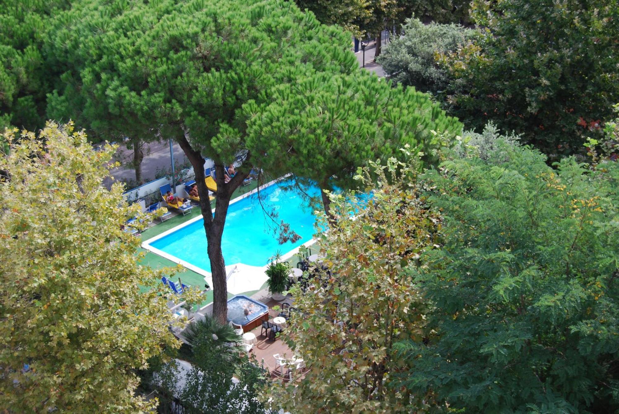 Hotel Carillon Bellaria-Igea Marina Bagian luar foto