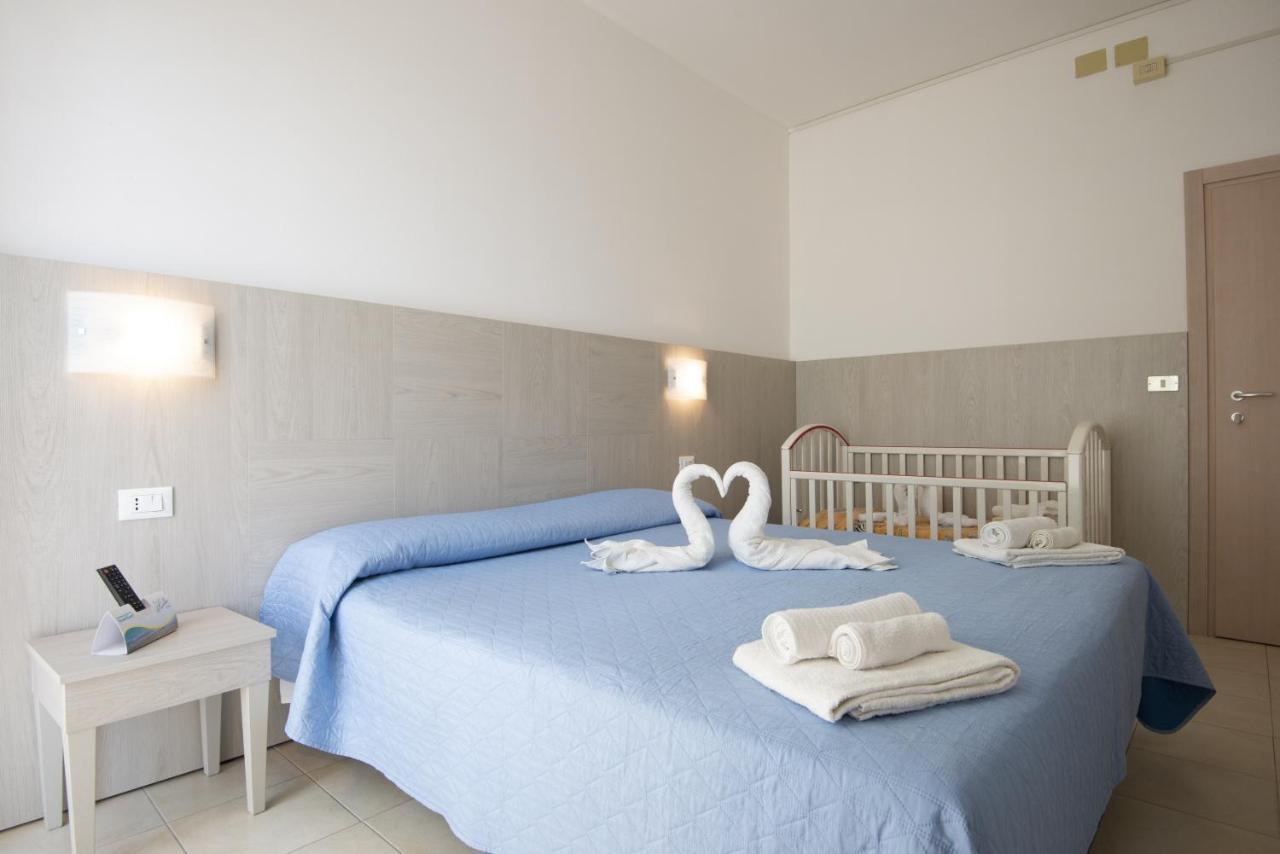Hotel Carillon Bellaria-Igea Marina Bagian luar foto